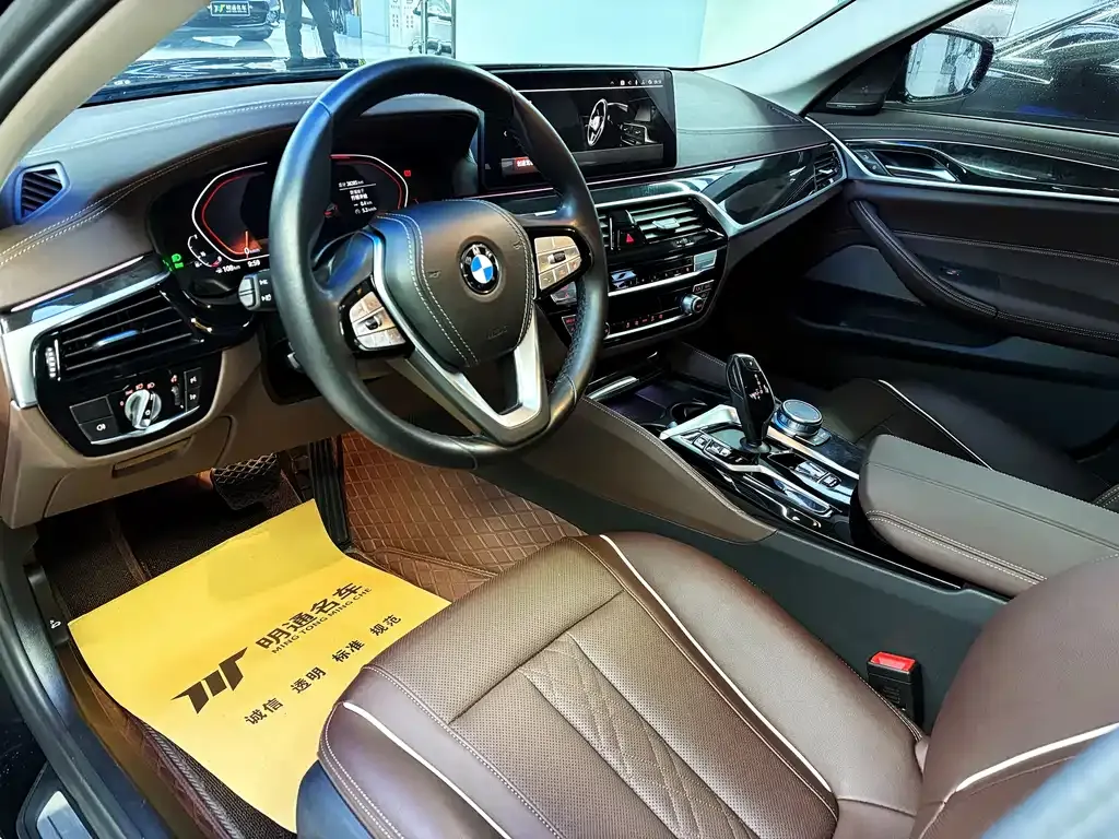 BMW 5 Series — фото 10