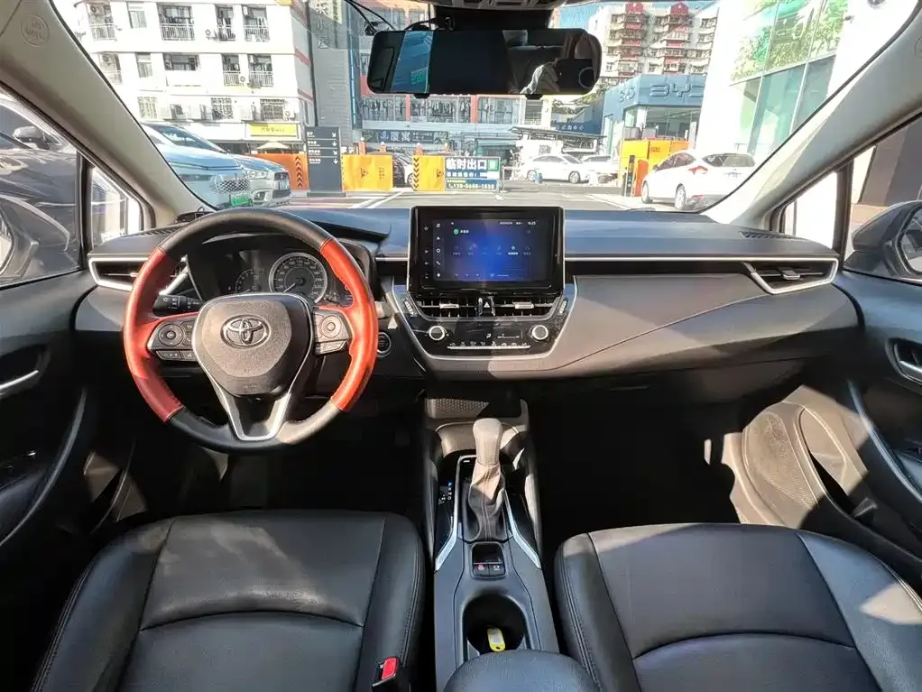 Toyota Corolla — фото 5