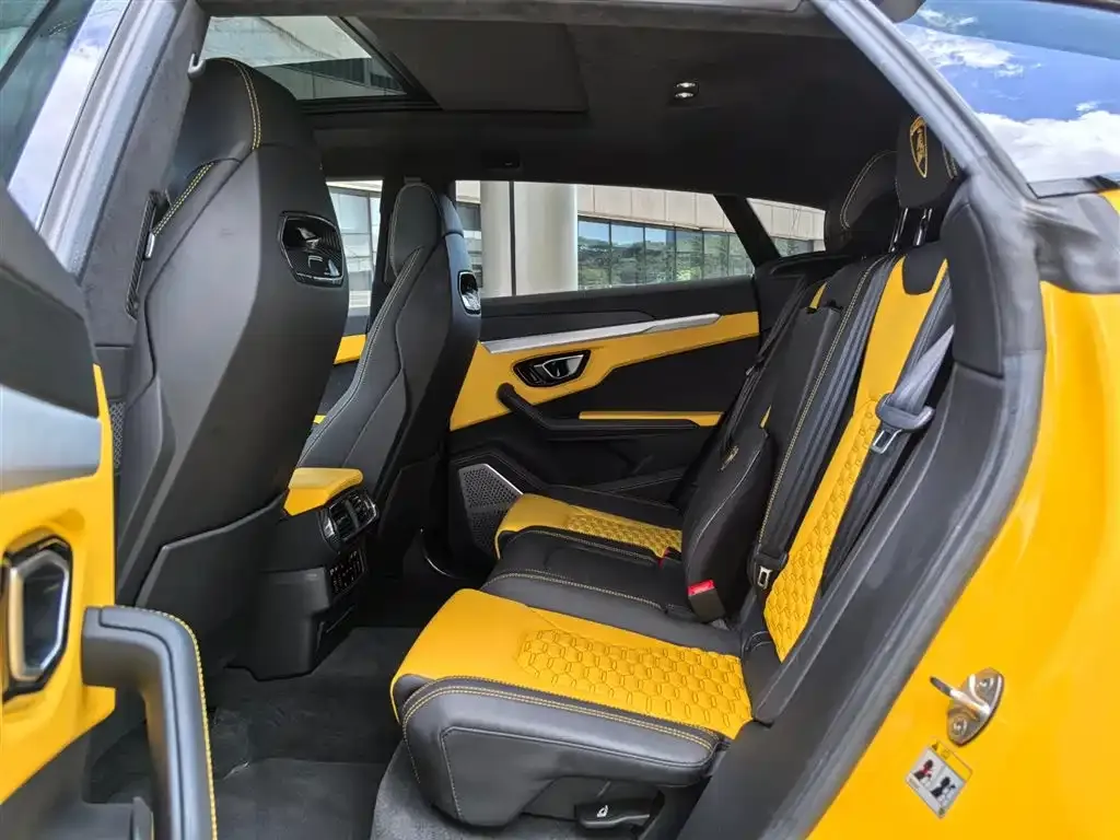 Lamborghini Urus — фото 6