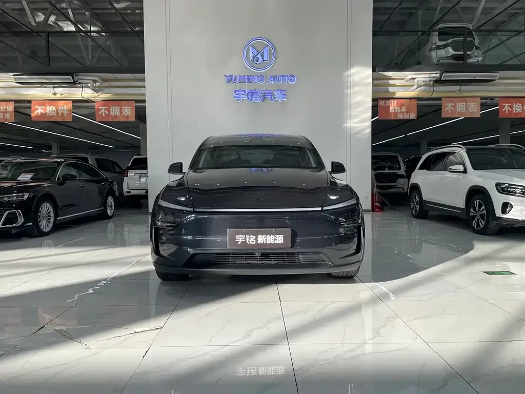 Tesla Model Y L — фото 7