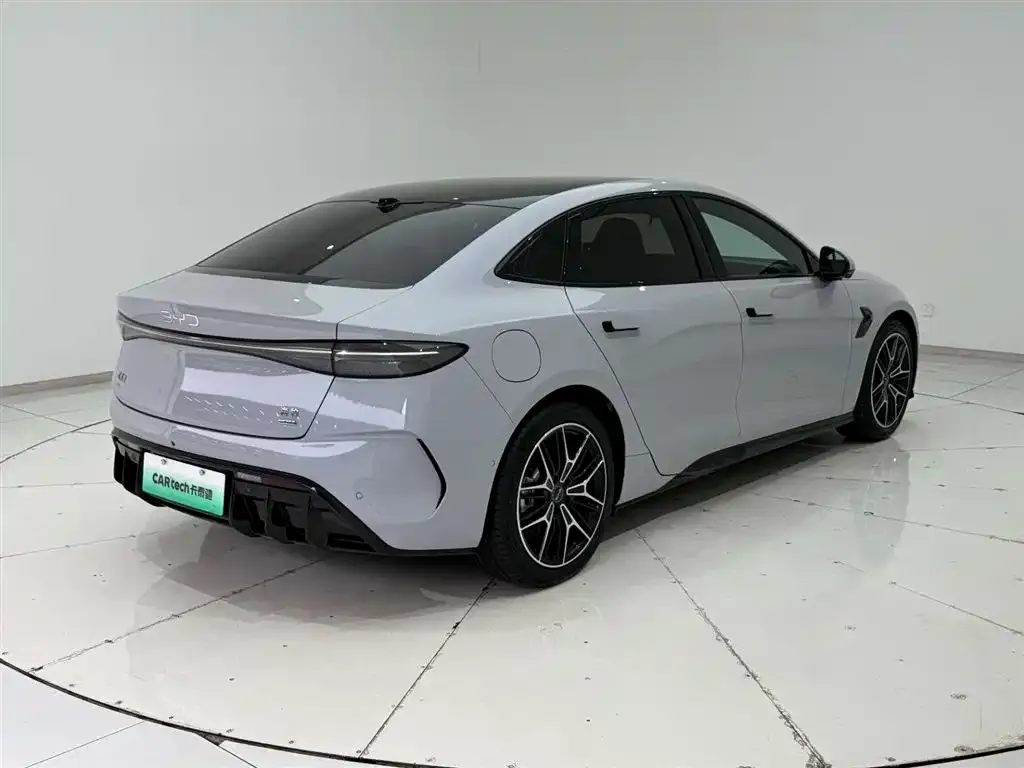 BYD Seal — фото 10