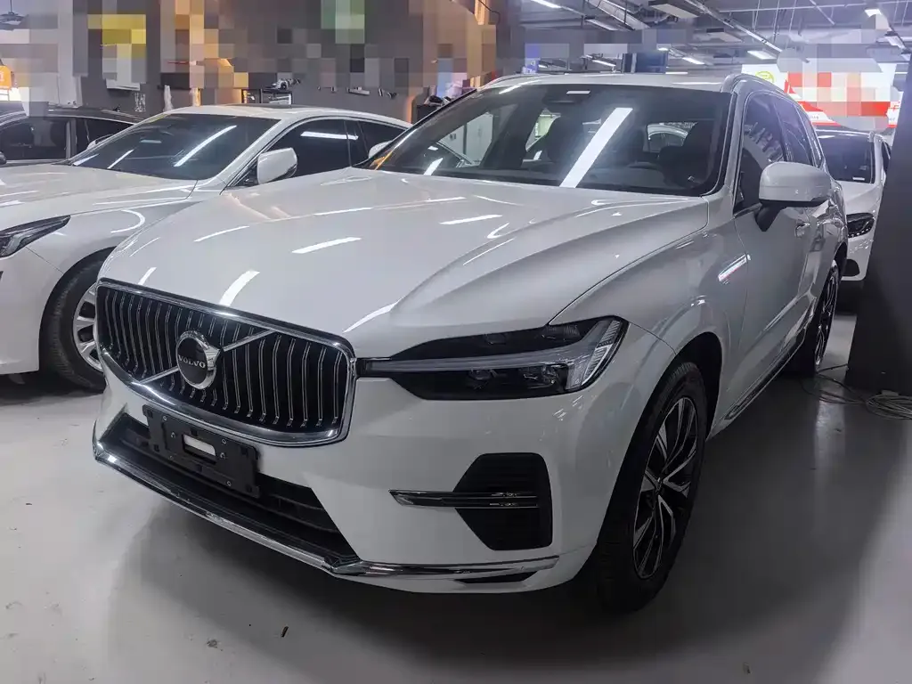 Volvo XC60 — фото 1