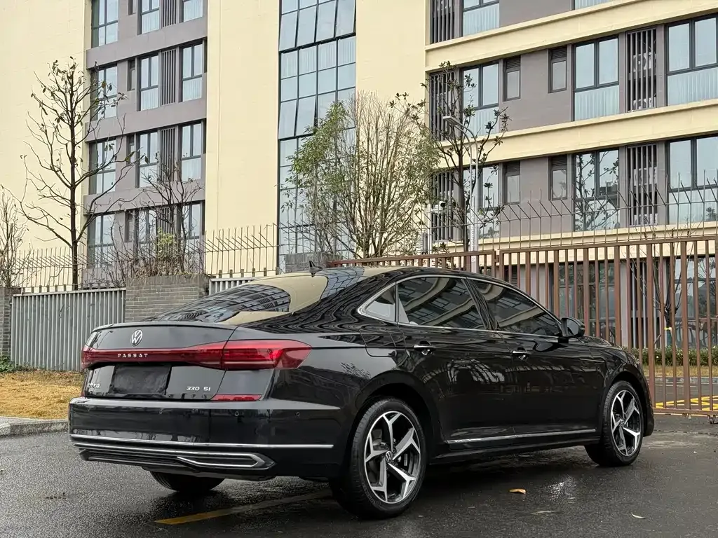 Volkswagen Passat — фото 7
