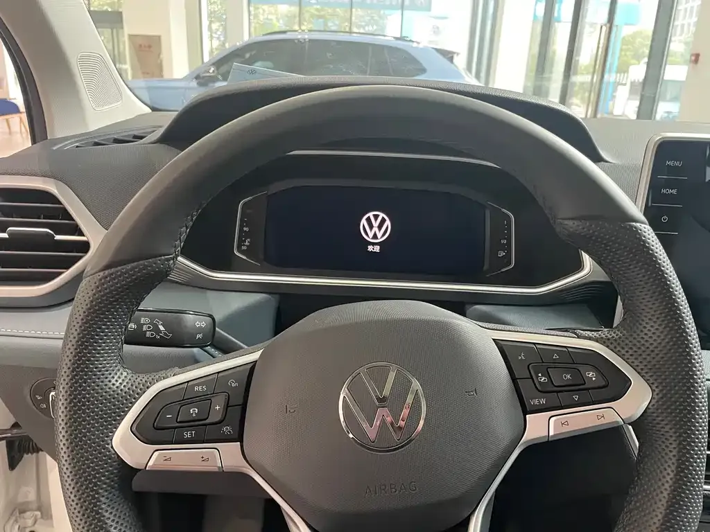 Volkswagen Tharu — фото 10