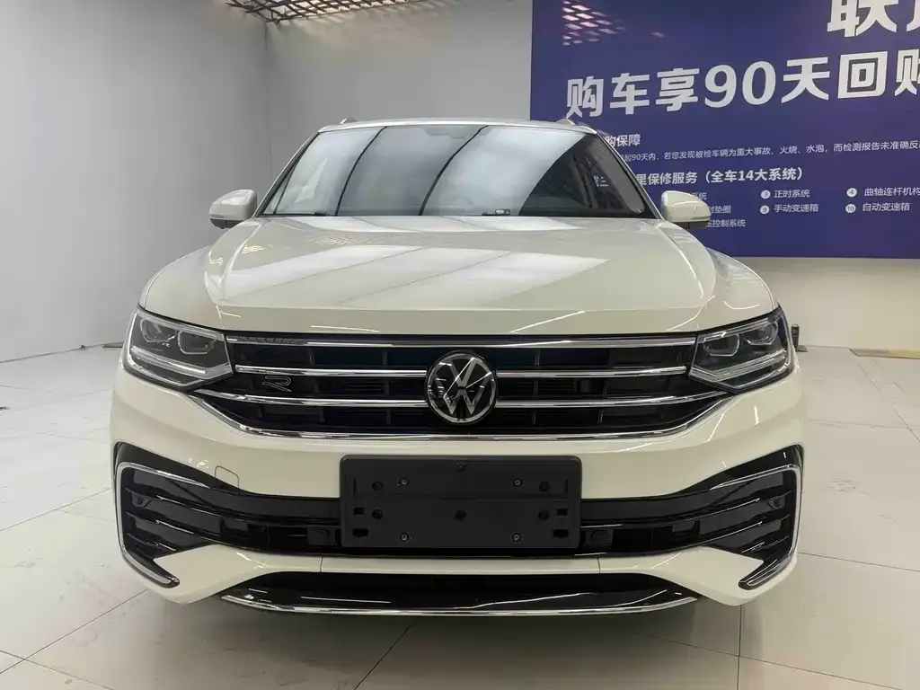 Volkswagen Tiguan L — фото 3