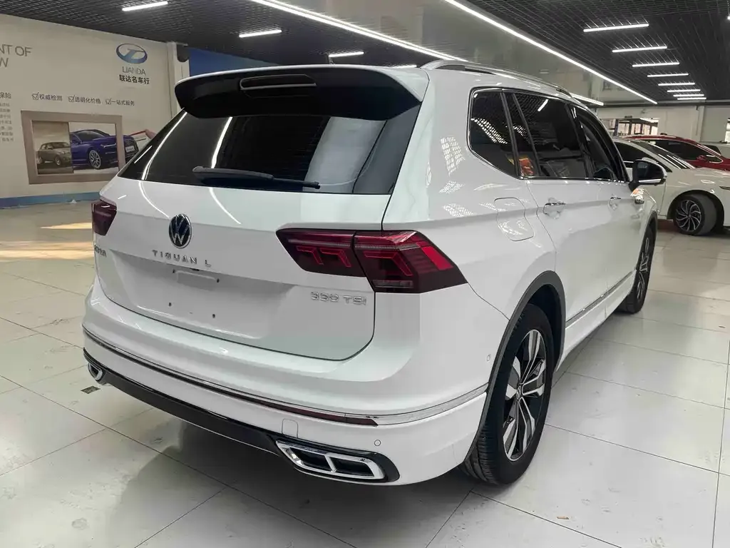 Volkswagen Tiguan L — фото 4