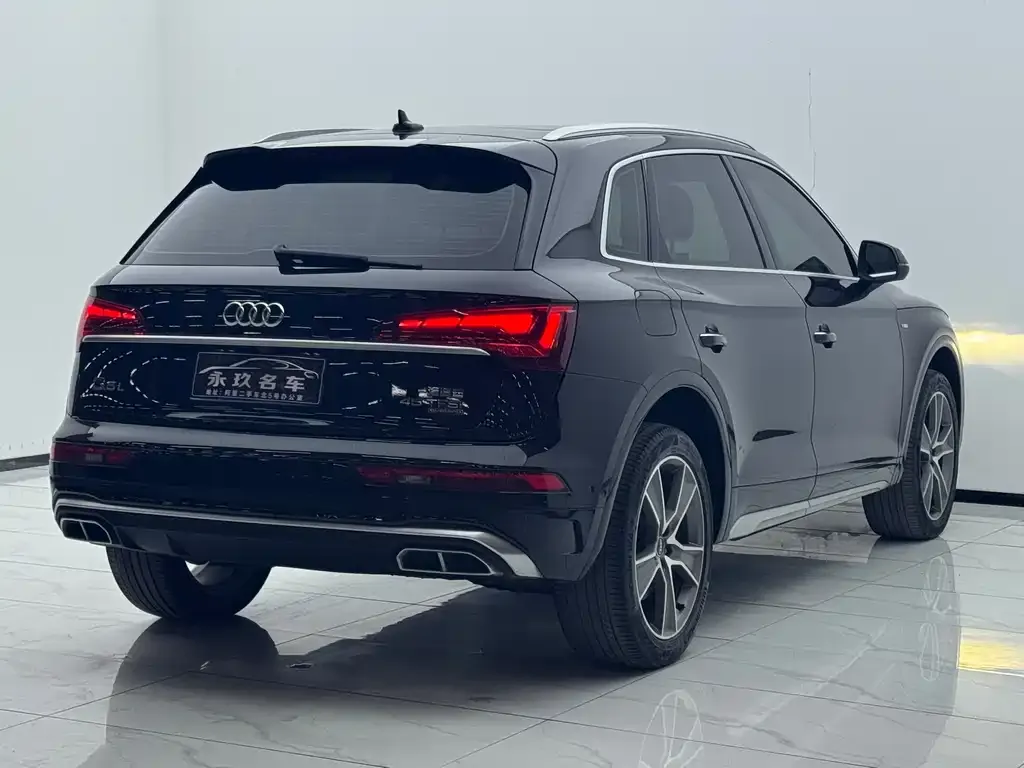 Audi Q5L — фото 7