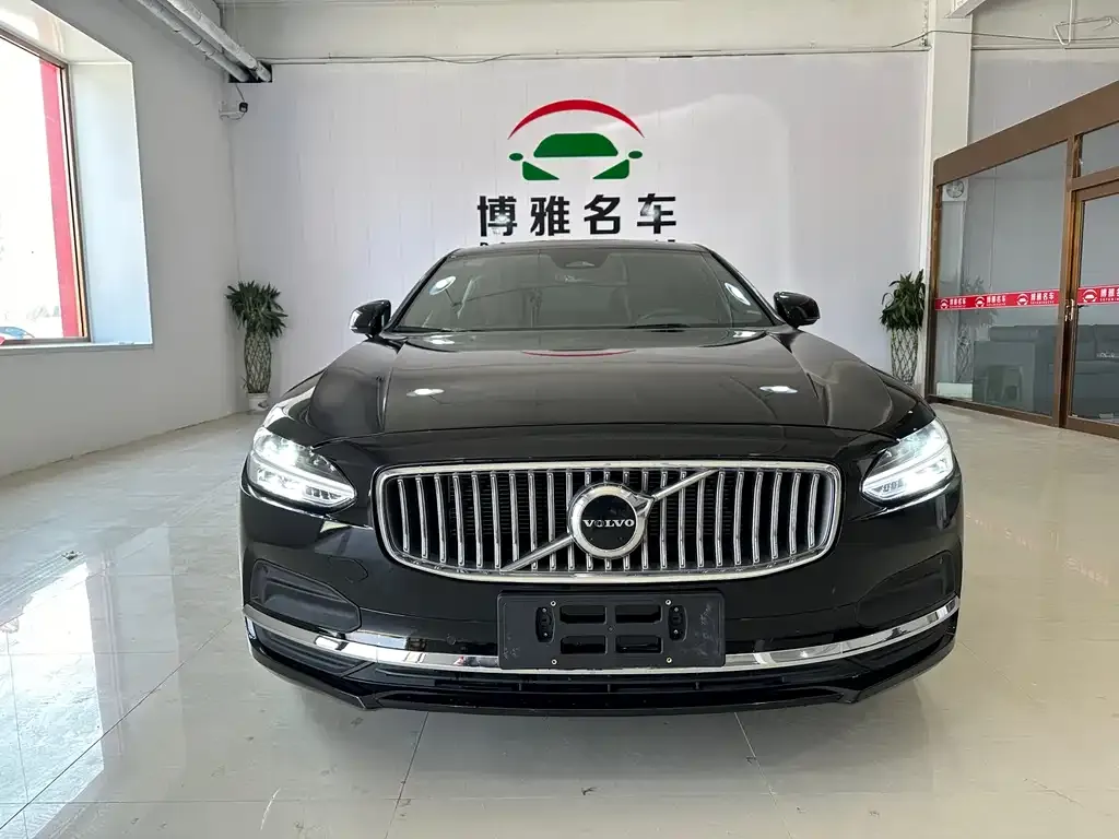 Volvo S90 — фото 1
