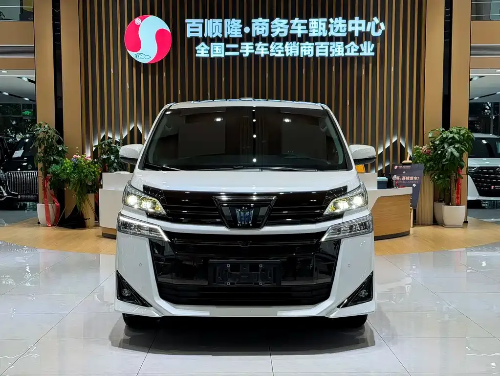 Toyota Vellfire — фото 8