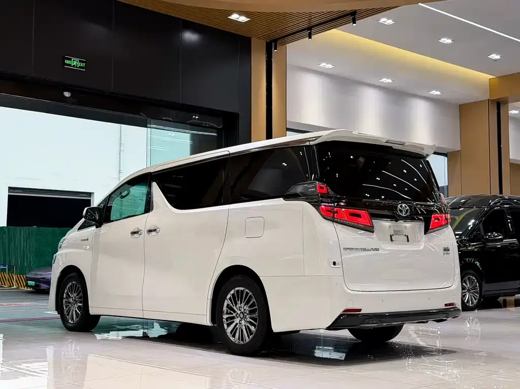 Toyota Vellfire — фото 9