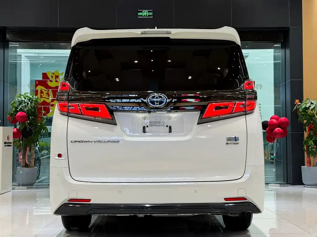 Toyota Vellfire — фото 10