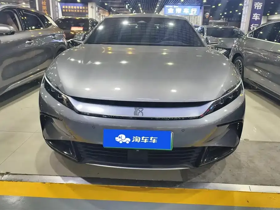 BYD Han — фото 10
