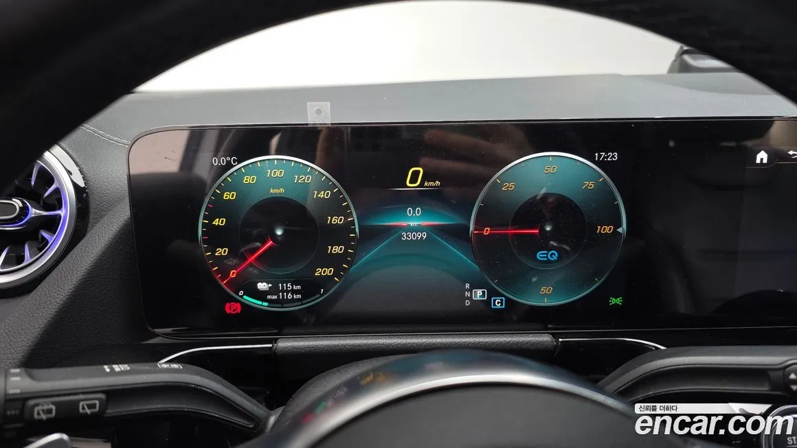 Mercedes-Benz EQA — фото 8