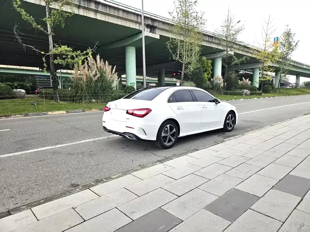 Mercedes-Benz A-Class — фото 8