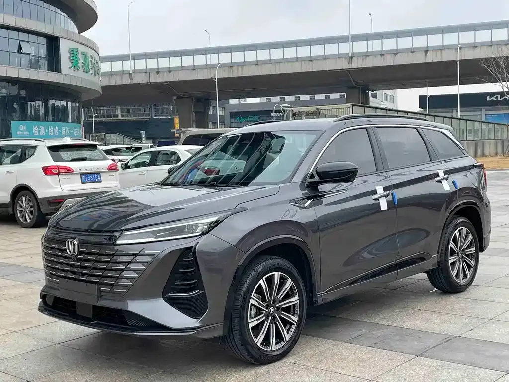 Changan CS75PLUS — фото 1