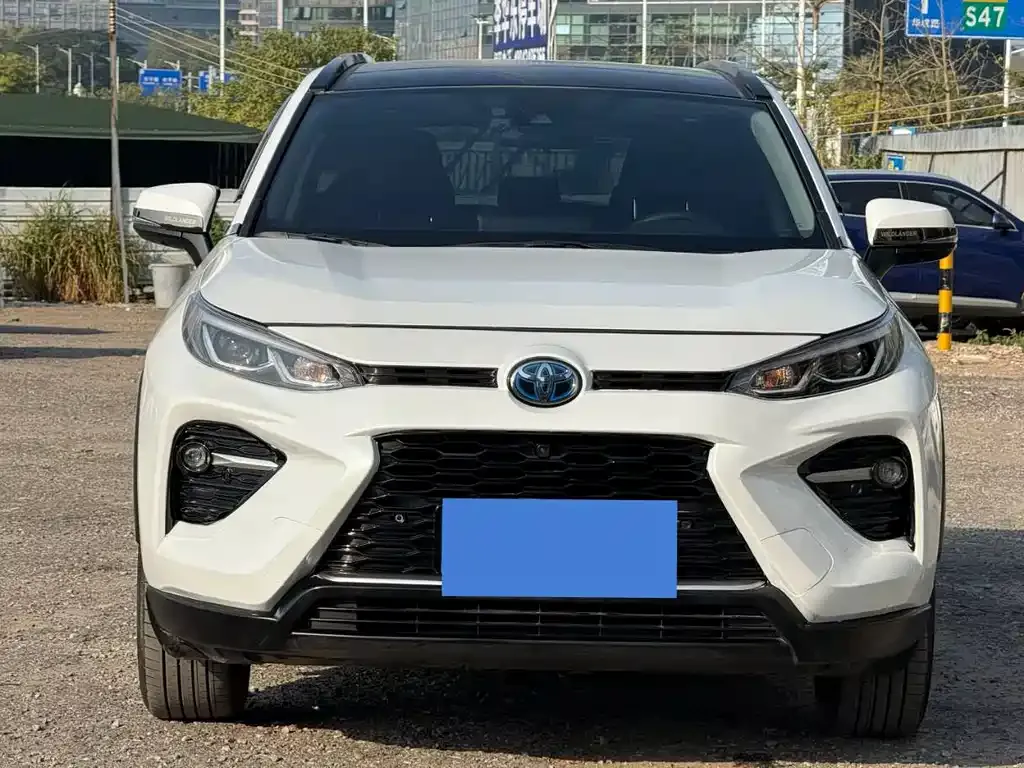 Toyota Wildlander — фото 8