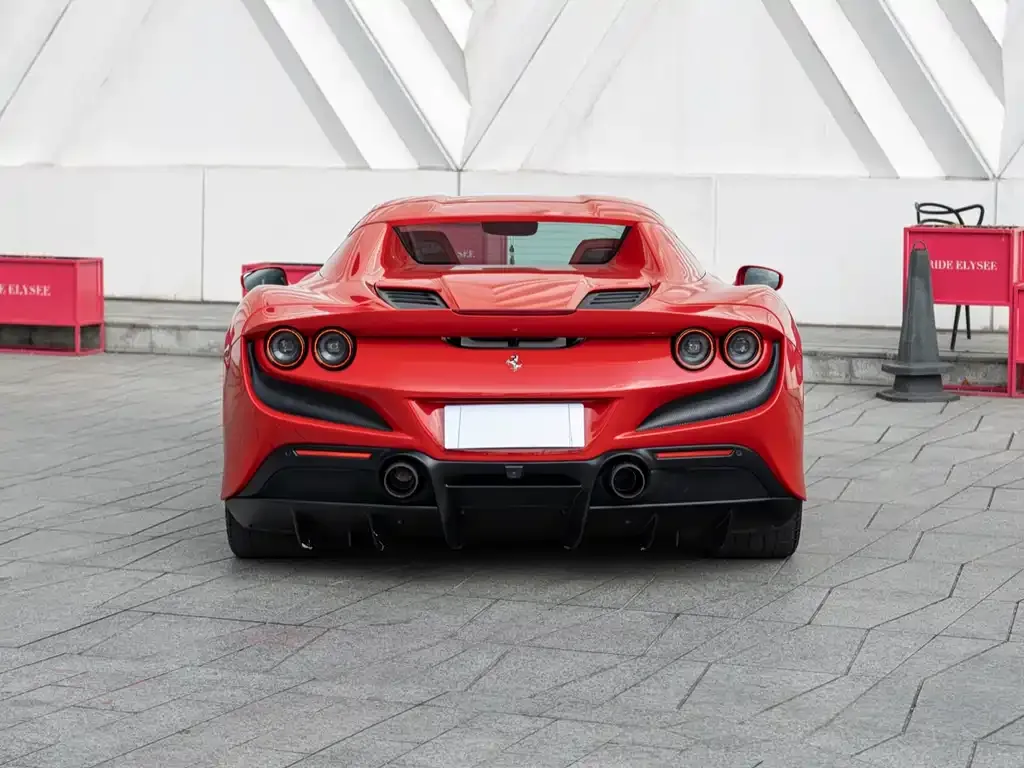Ferrari F8 — фото 6
