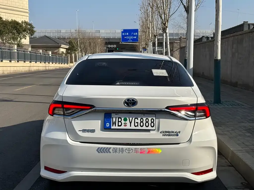 Toyota Corolla — фото 3