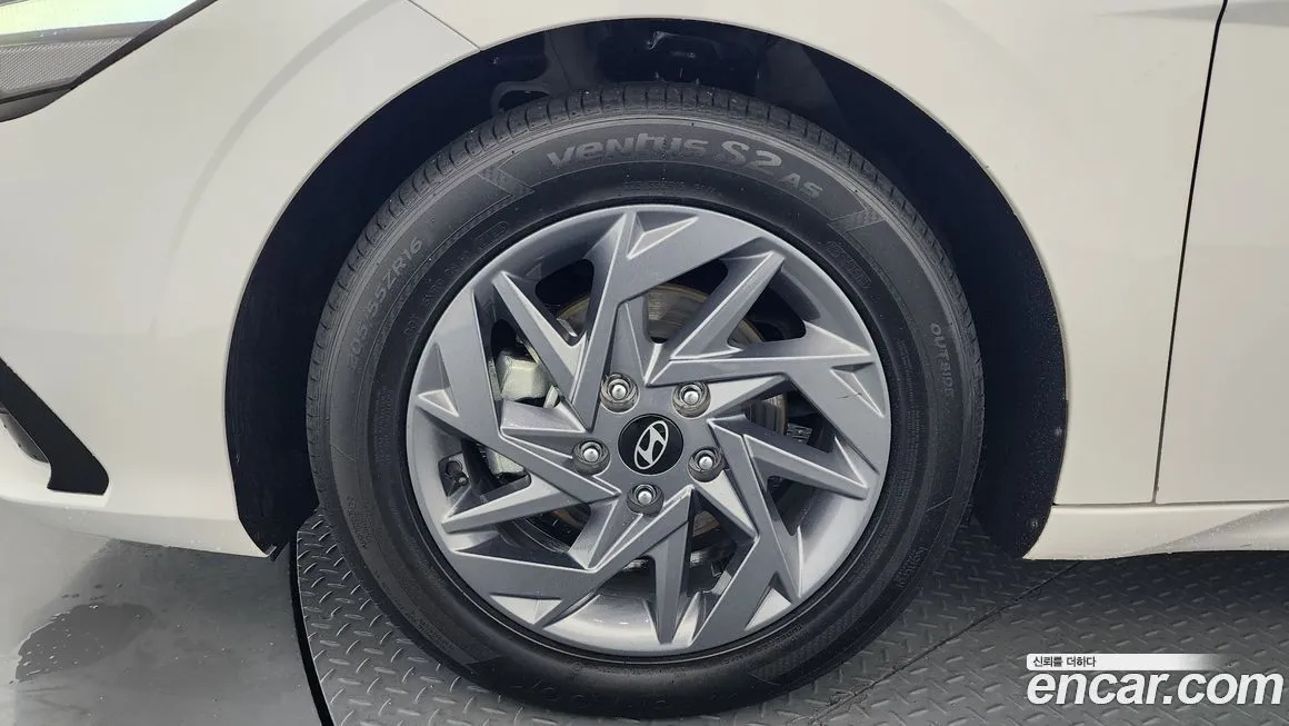 Hyundai AVANTE — фото 8
