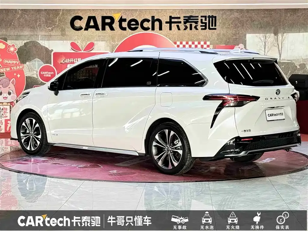 Toyota Granvia — фото 9