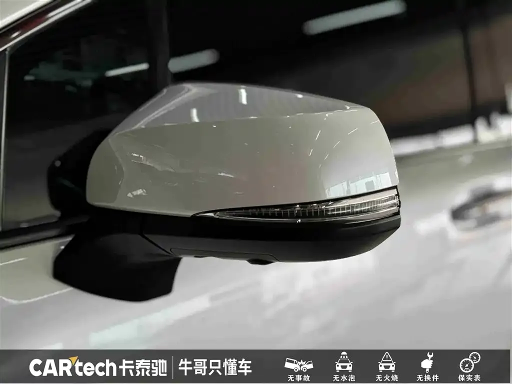 Toyota Granvia — фото 2
