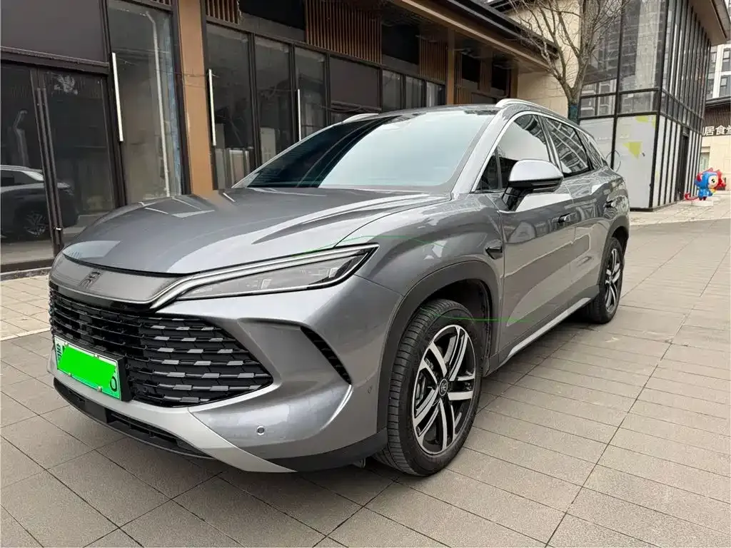 BYD L DM-i — фото 1
