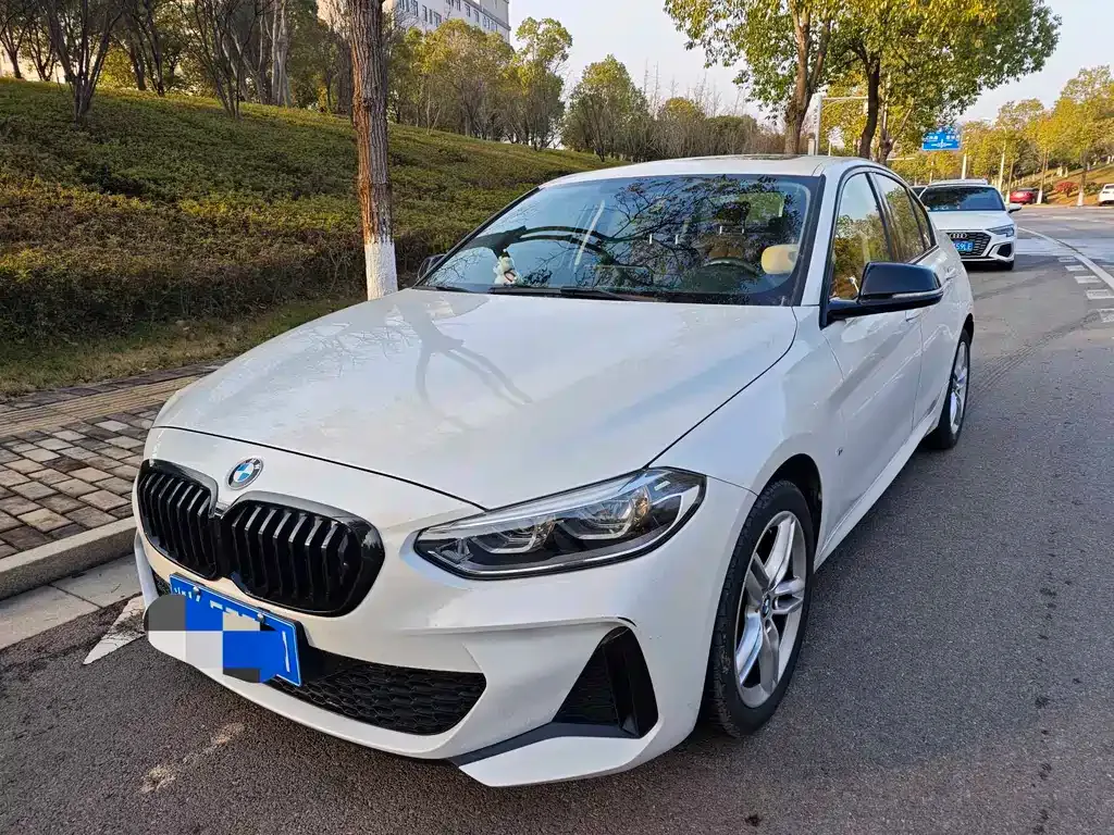 BMW 1 Series — фото 1