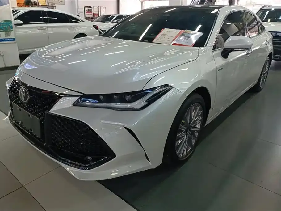 Toyota Avalon — фото 1