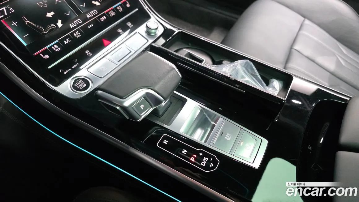 Audi A8 — фото 7
