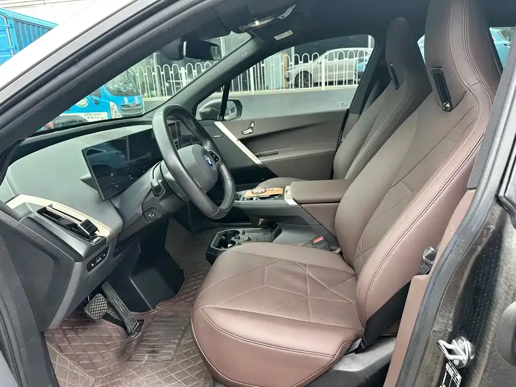 BMW iX — фото 10