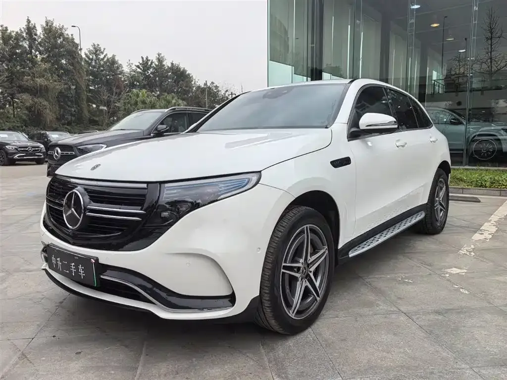 Mercedes-Benz EQC — фото 1