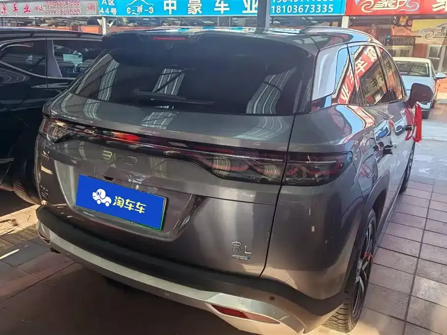 BYD L DM-i — фото 9
