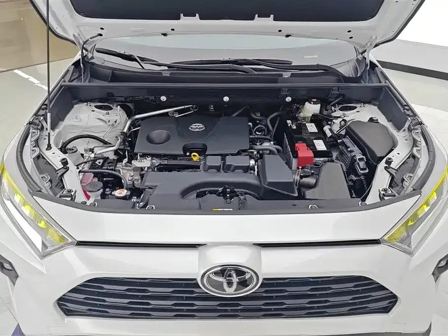 Toyota RAV4 — фото 10