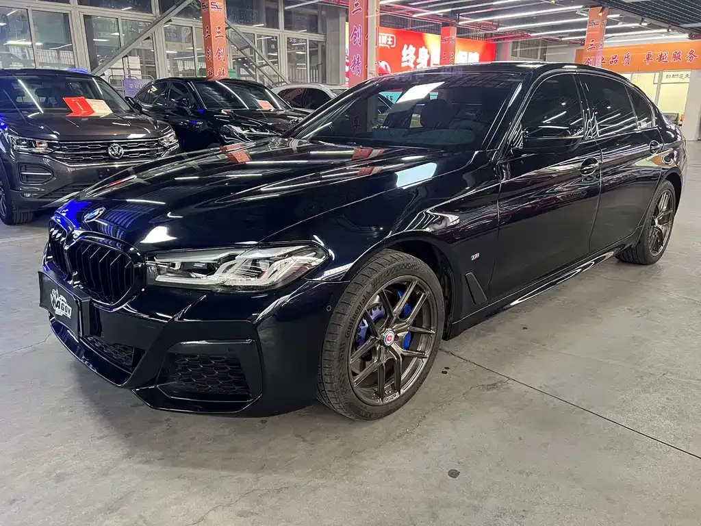 BMW 5 Series — фото 1