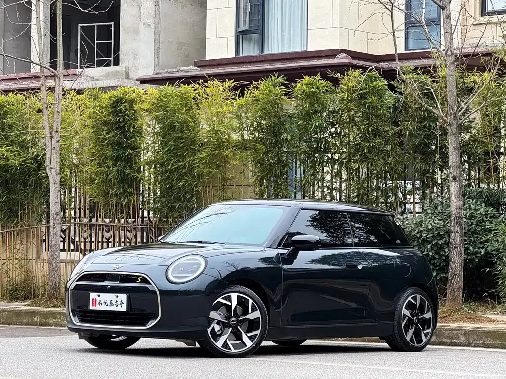 MINI Cooper EV — фото 1