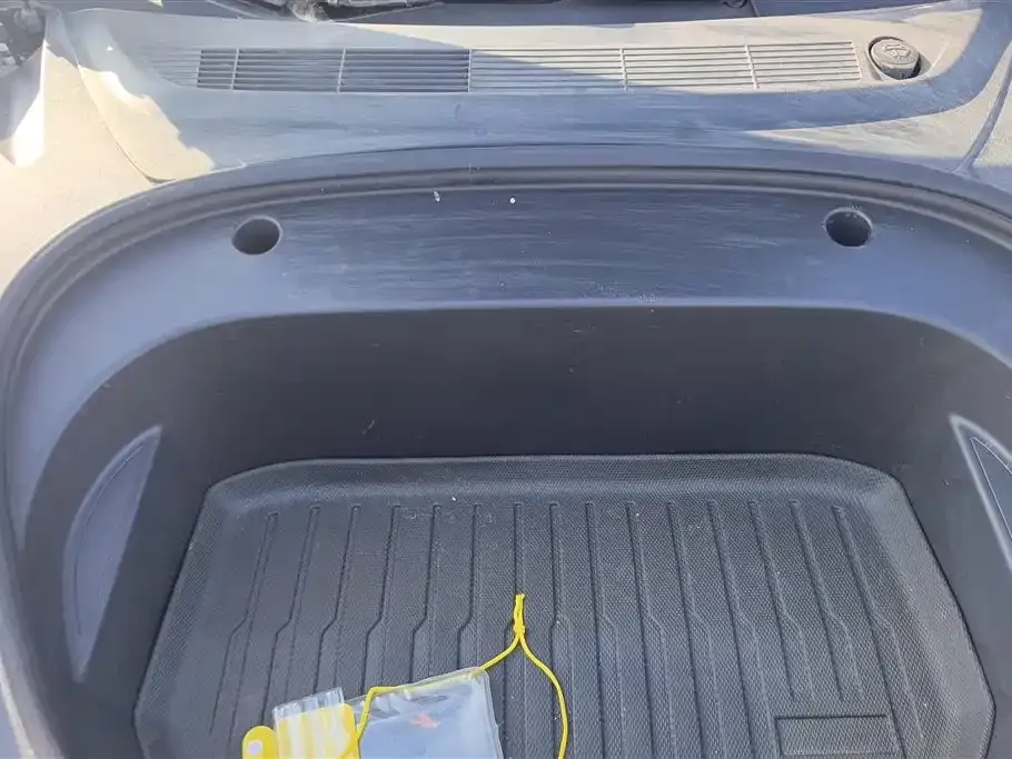 Tesla Model 3 — фото 2