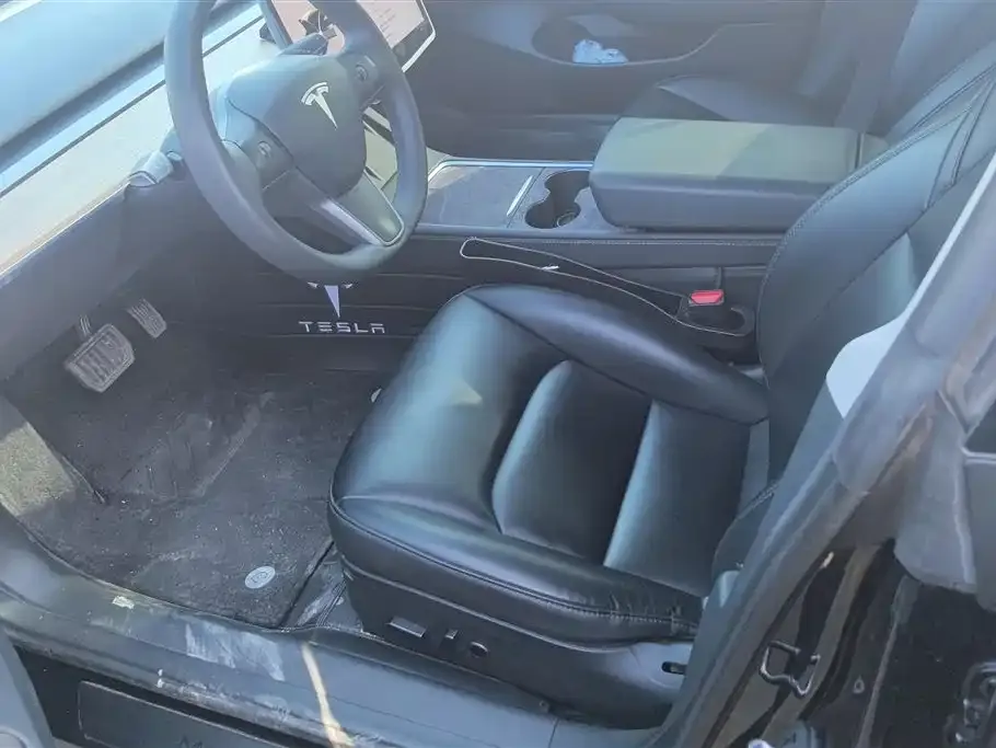Tesla Model 3 — фото 4