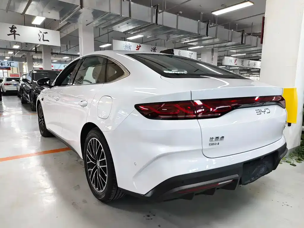 BYD Qin L — фото 8