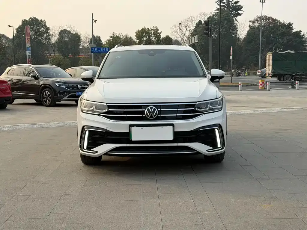 Volkswagen Tiguan L New Energy — фото 6