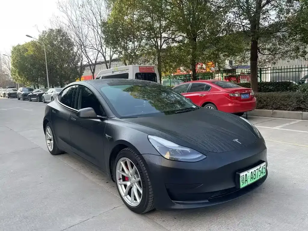Tesla Model 3 — фото 8