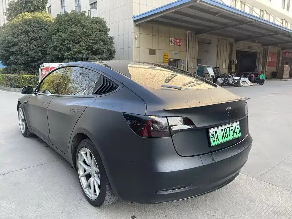 Tesla Model 3 — фото 4