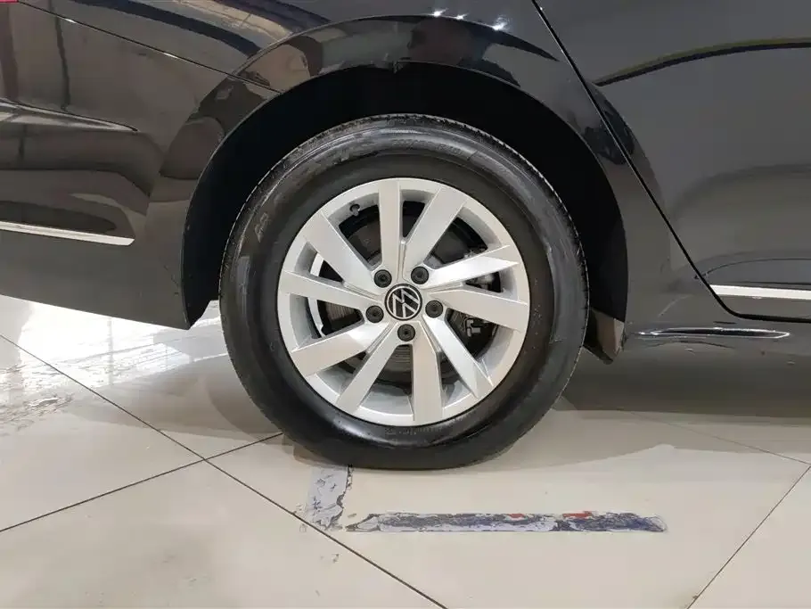 Volkswagen Passat — фото 8