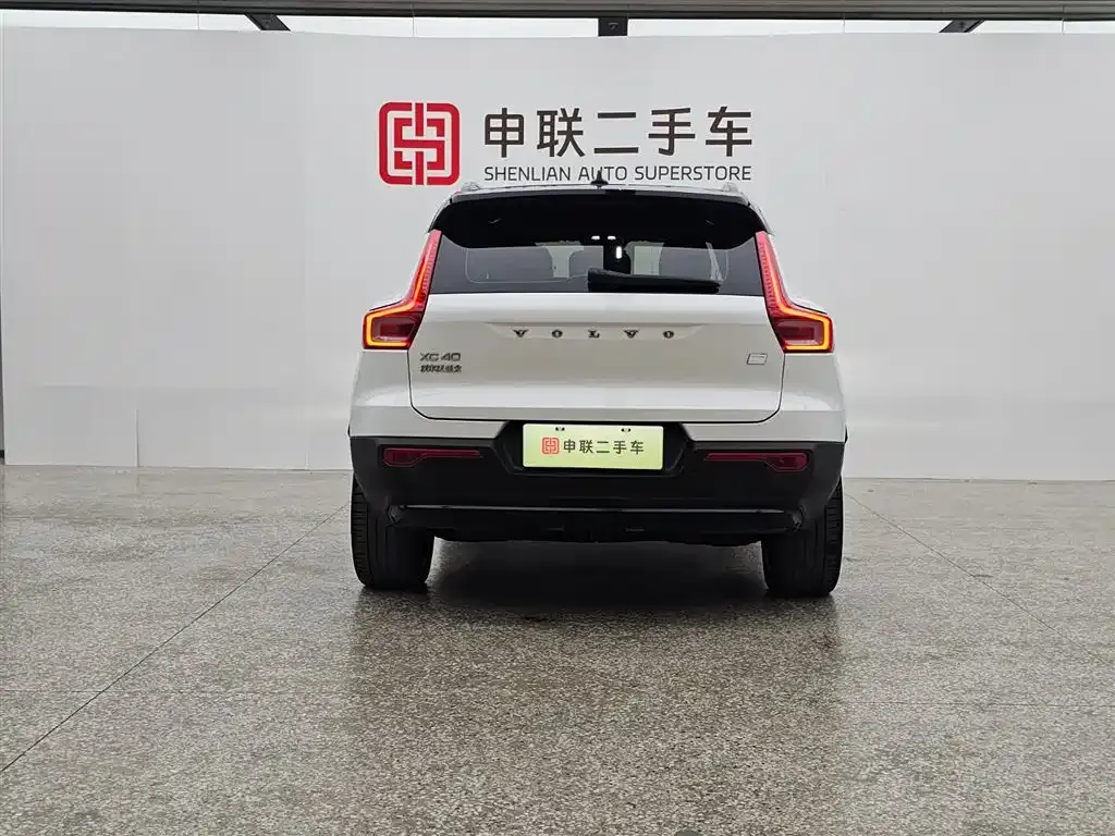 Volvo XC40 NEV — фото 9