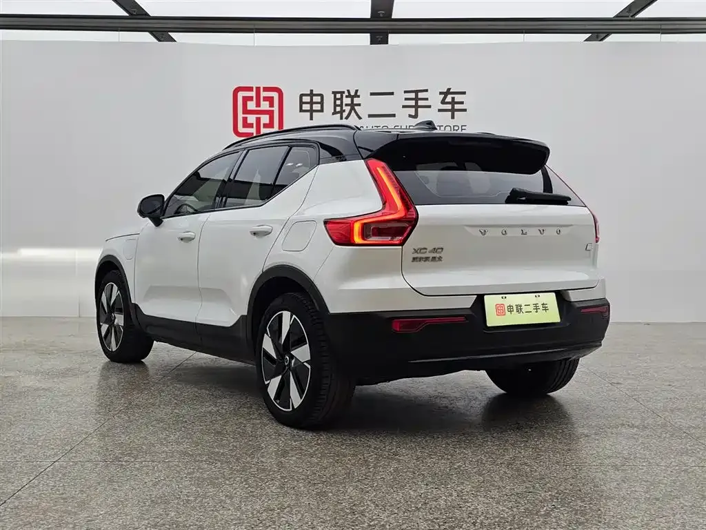 Volvo XC40 NEV — фото 2