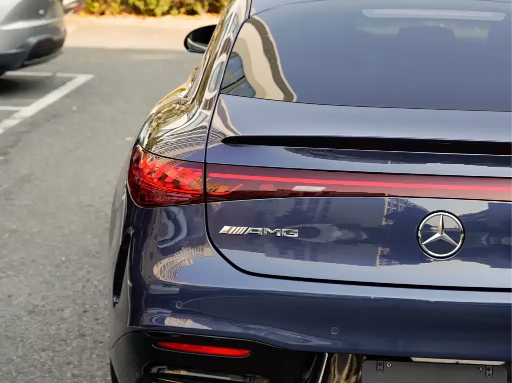 Mercedes-Benz EQS AMG — фото 3