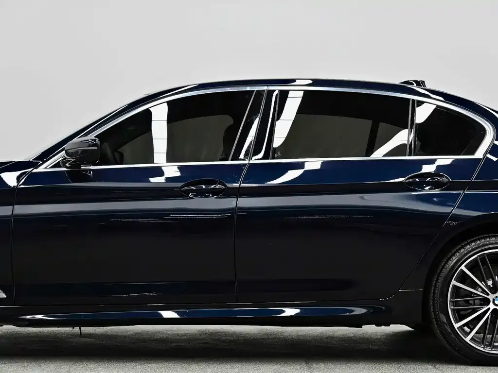 BMW 5 Series — фото 10