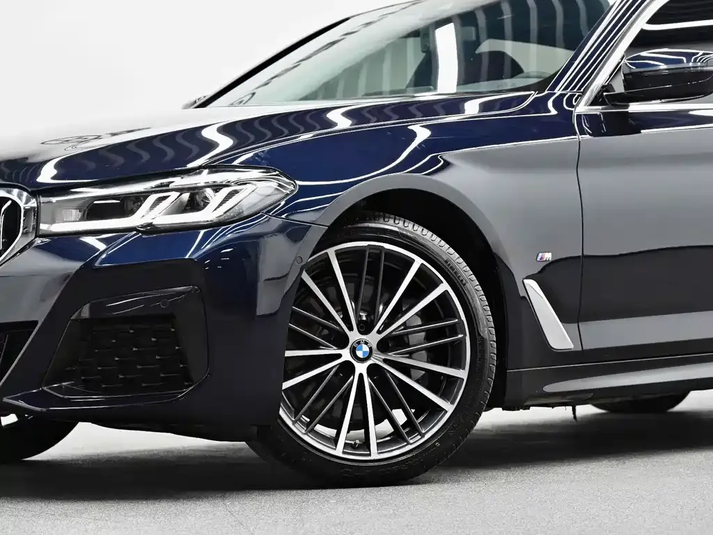 BMW 5 Series — фото 2