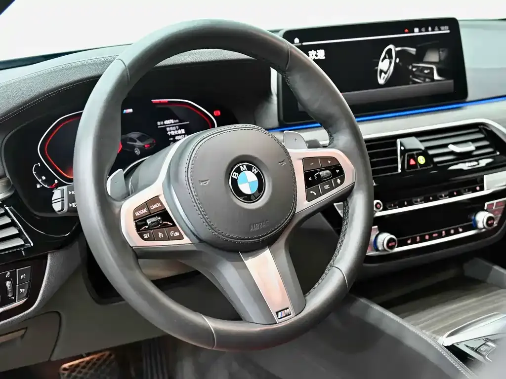 BMW 5 Series — фото 9