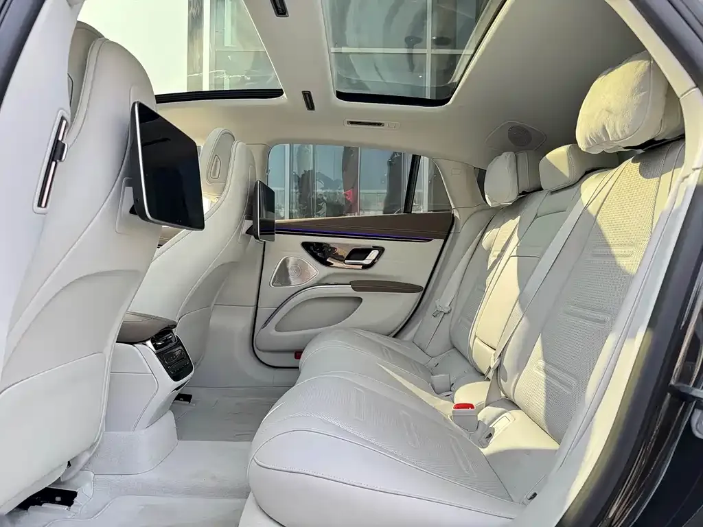 Mercedes-Benz EQS AMG — фото 3