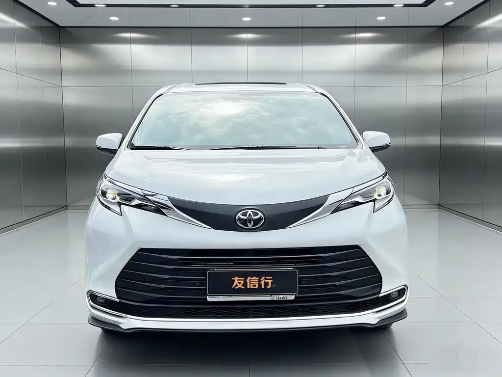 Toyota Sienna — фото 7